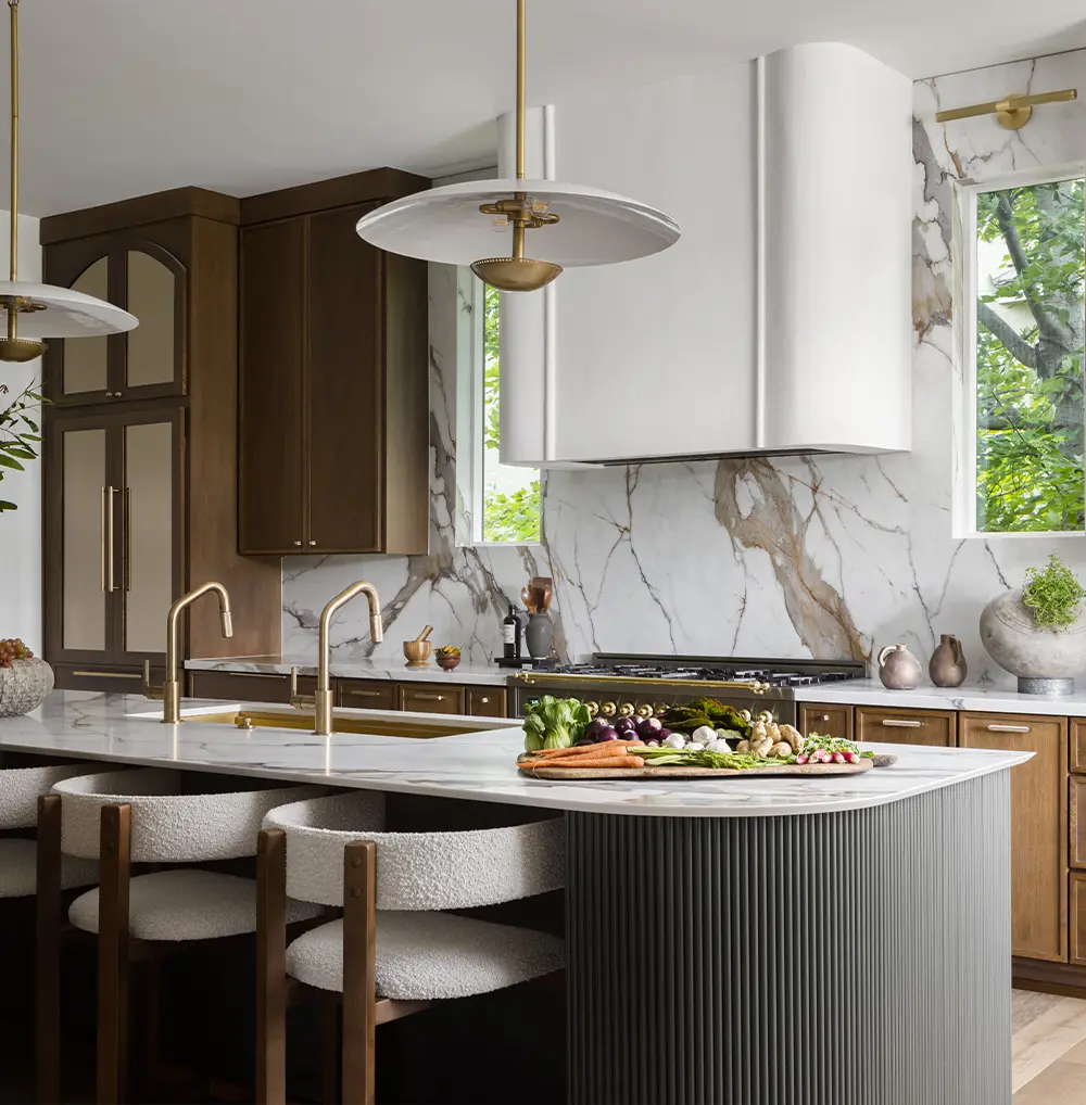 Revolux Calacatta Macchia Vecchia Lux Mineral Surface Kitchen